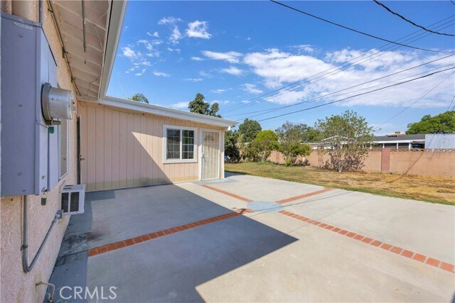 Building Photo - 1522 S Dallas Dr
