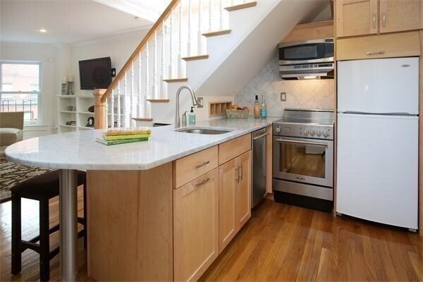 Primary Photo - 392 Marlborough St