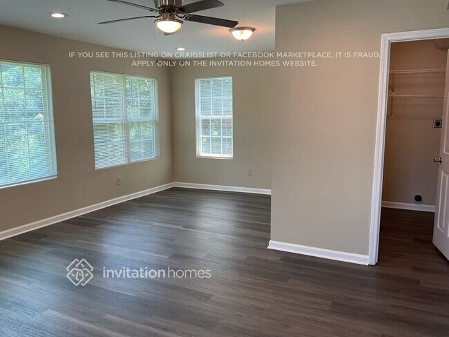 Building Photo - 3620 Castlegate Dr