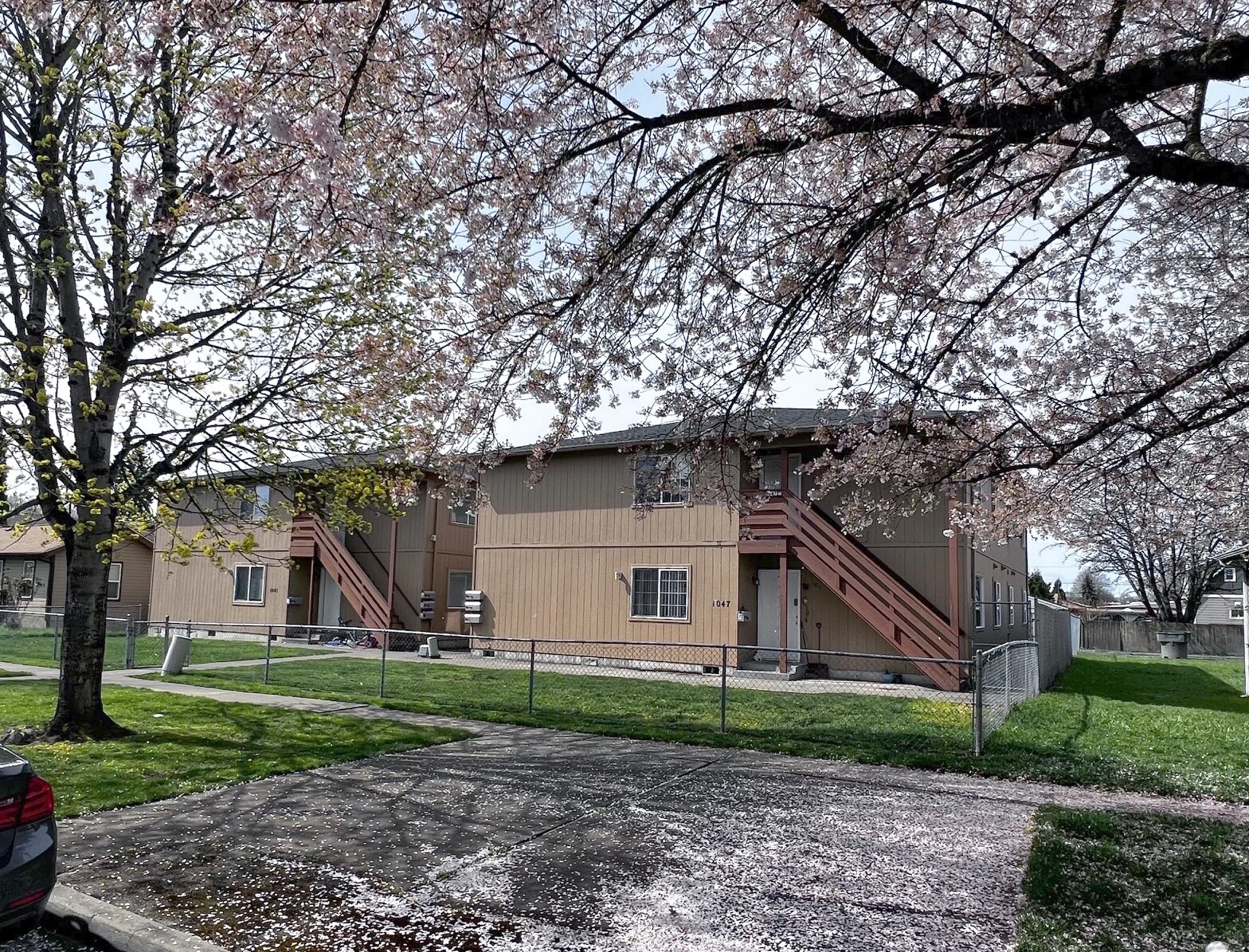 Building Photo - 1047 8th Ave