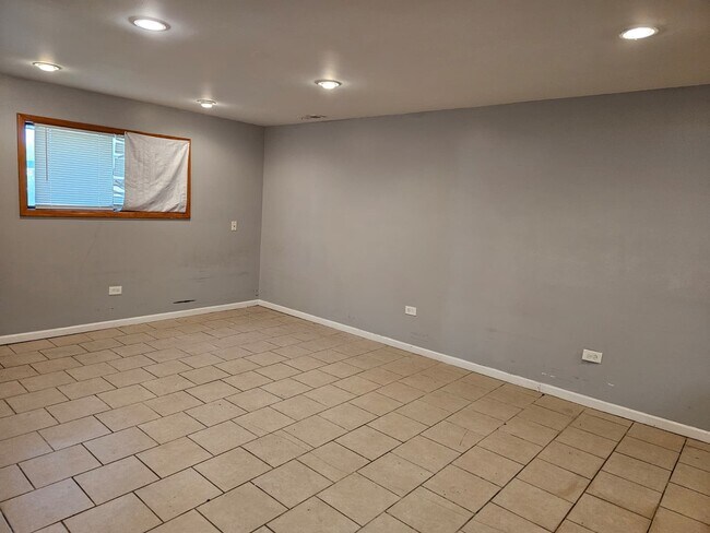 Building Photo - 18019 Ravisloe Terrace
