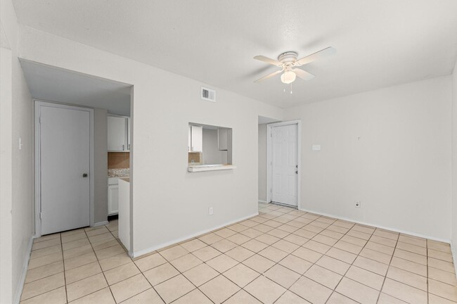Building Photo - 12208 Ormandy St
