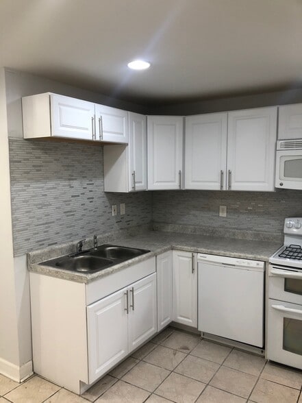 Building Photo - 4837 Grove St