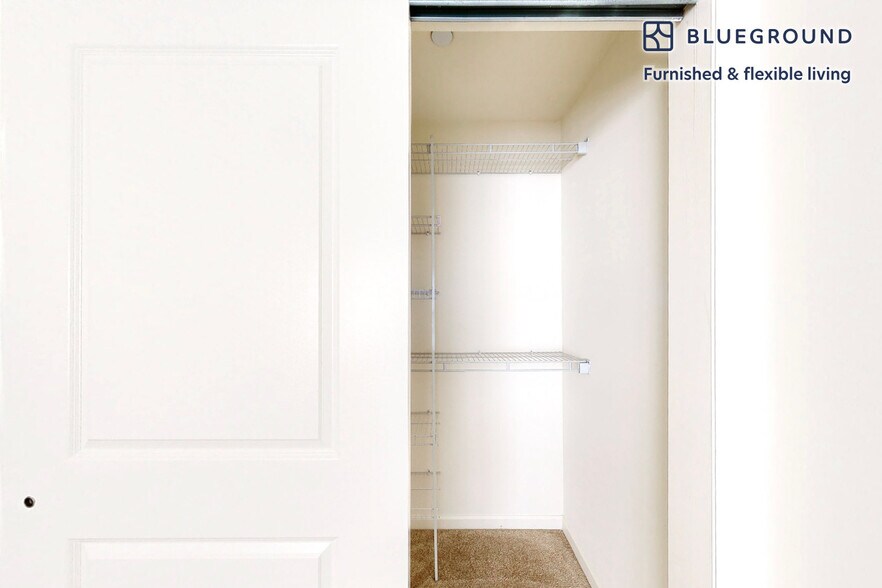 Building Photo - 998 Stewart Ave