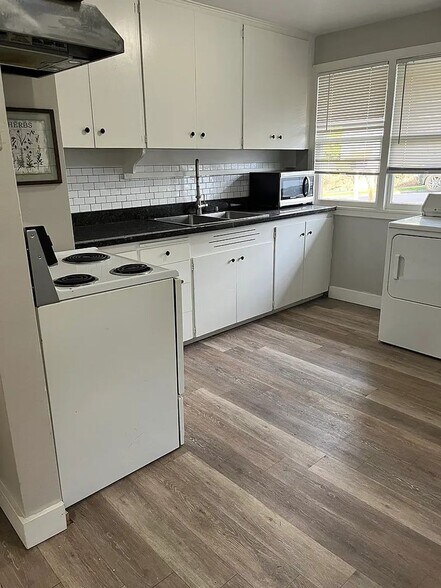 Building Photo - Charming 2-Bedroom Houghton Bungalow