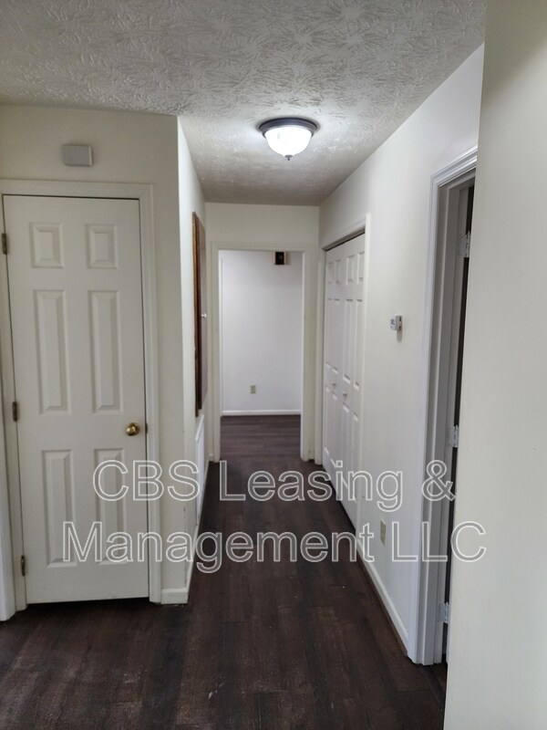 Building Photo - 710 Rodney St