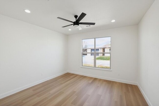 Building Photo - 19101 Sierra Madre Dr