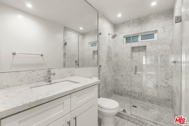 Building Photo - 1425 N Harper Ave