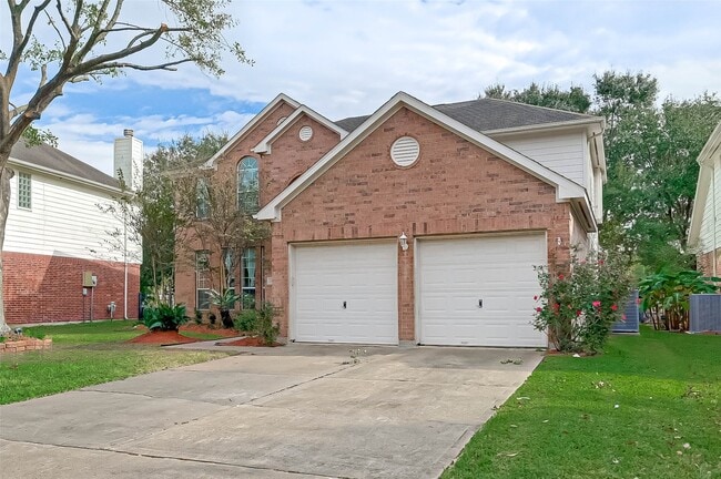 Building Photo - 8846 Gas Light Village Dr