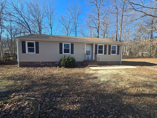 Primary Photo - 3 bedroom house in Prince George County