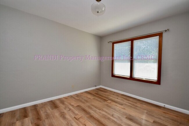 Building Photo - 45 Ignacio Ln