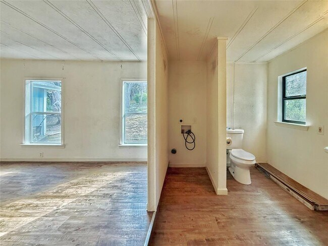 Building Photo - 10601 Ridge Rim Dr