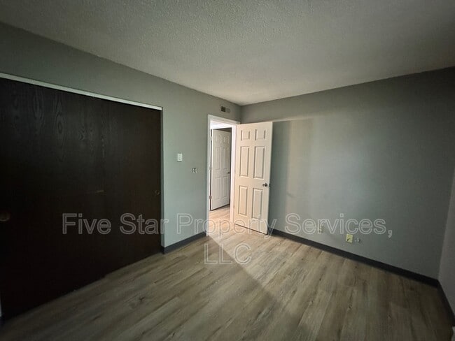 Building Photo - 2080 W Washington St