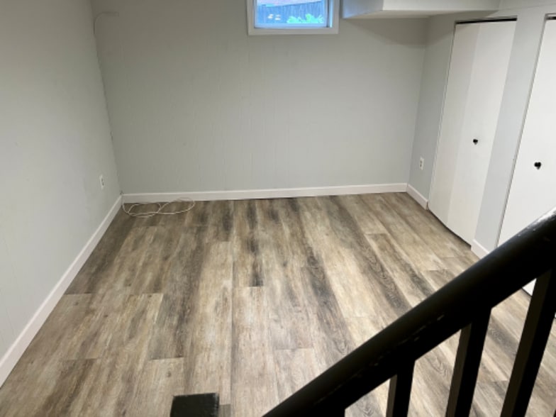 Building Photo - 5867 Edgehill Dr
