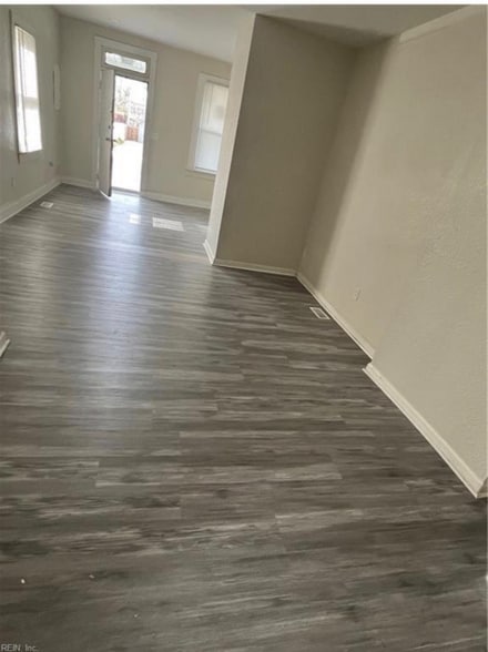 Building Photo - 1723 Lasalle Ave