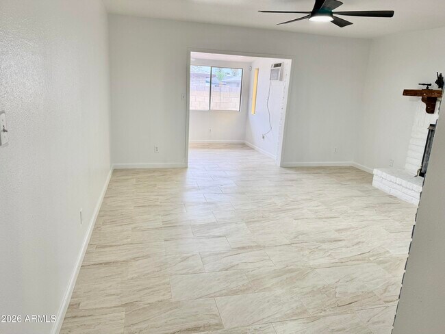 Building Photo - 5817 W Tierra Buena Ln