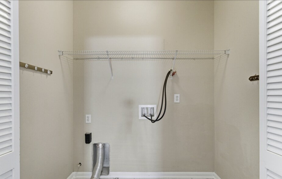 Building Photo - 14626 Falling Waters Dr