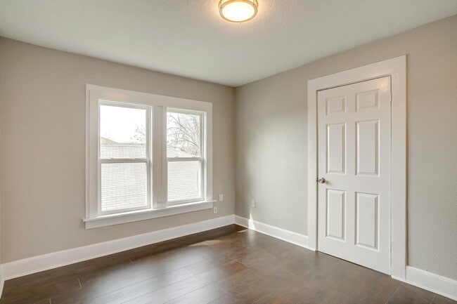 Building Photo - Beautifully Remodelled 1922 Home- Duplex- Upstairs Unit-  3 Bedroom, 2 Bath- 2 Miles from TCU-  7...