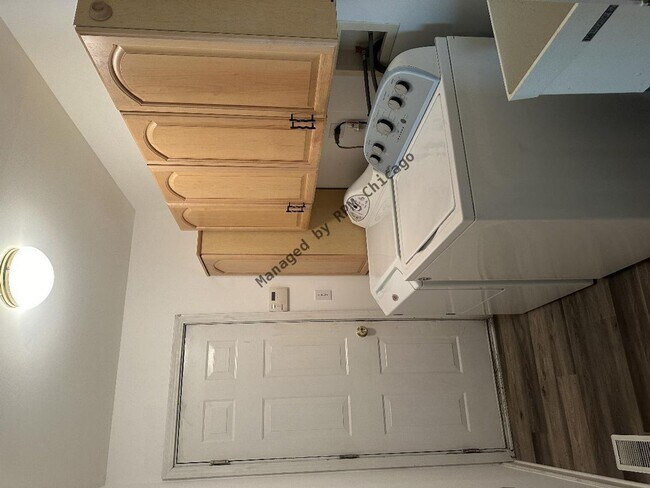 Building Photo - 5490 Fox Path Ln
