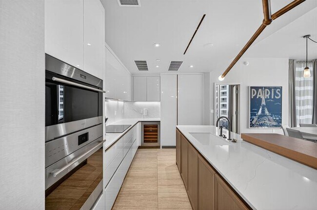 Building Photo - 525 N Fort Lauderdale Beach Blvd