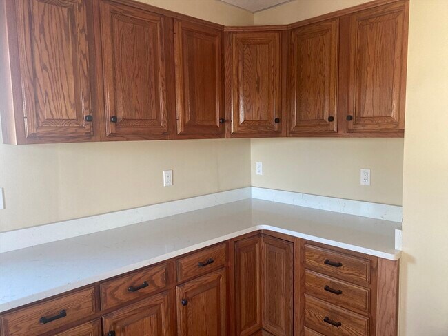 Building Photo - 1 Rena St