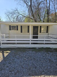 Building Photo - Affordable 1 Bedroom - Utilities Included