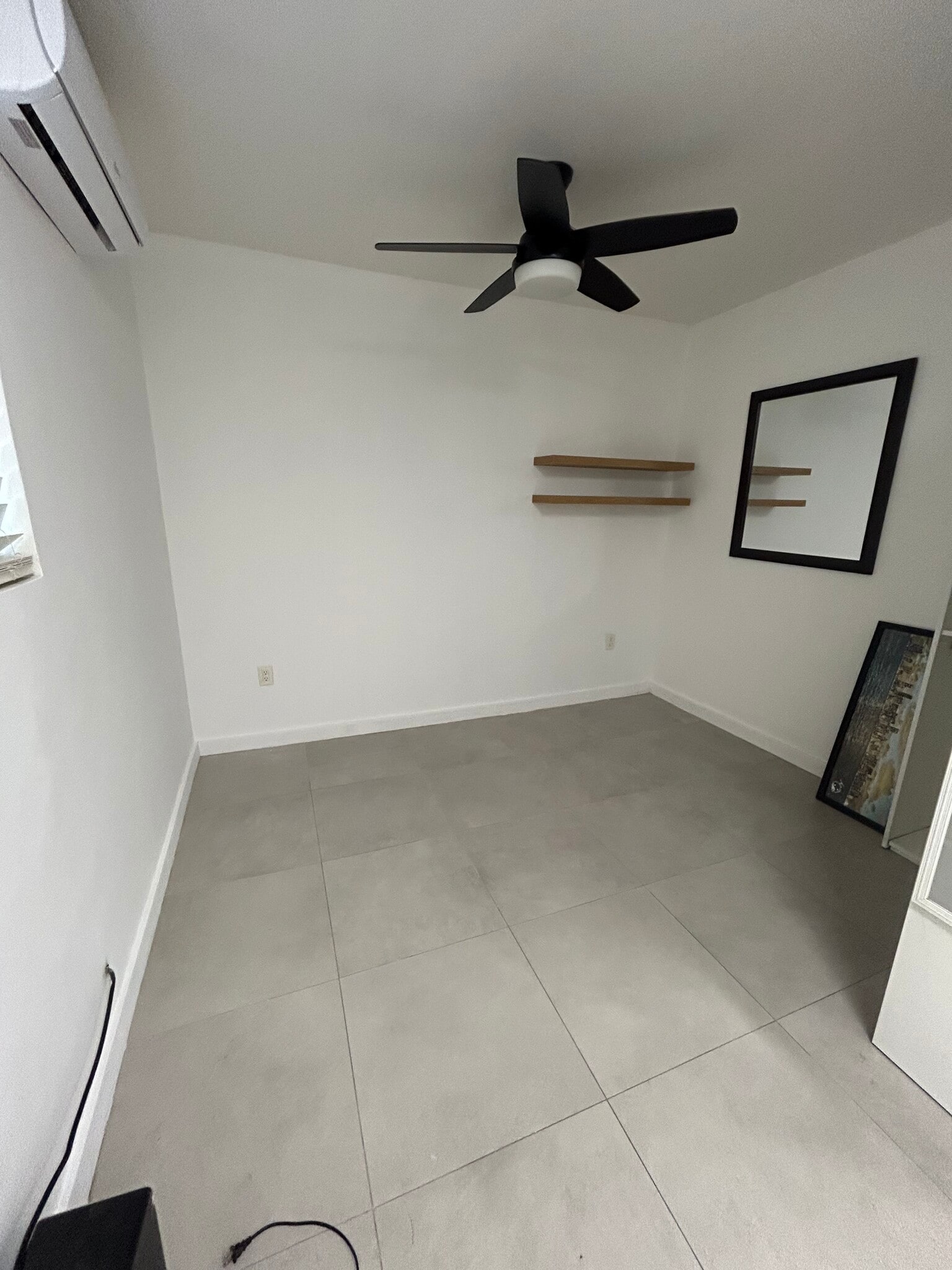 Building Photo - 570 SW 45th Ave