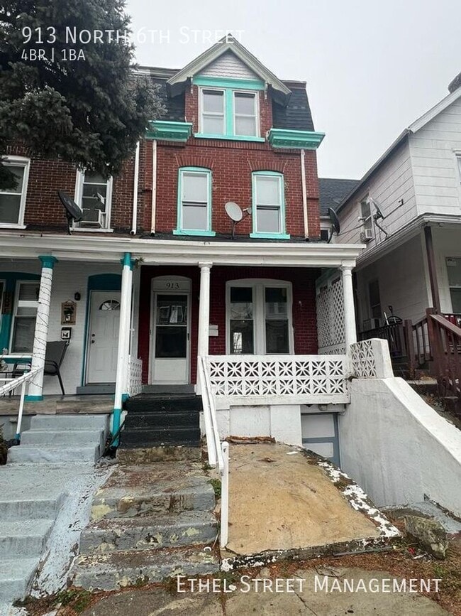 Building Photo - 913 N 6th St