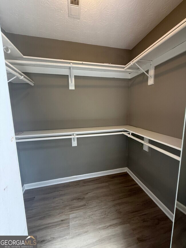 Building Photo - 317 Welton Way