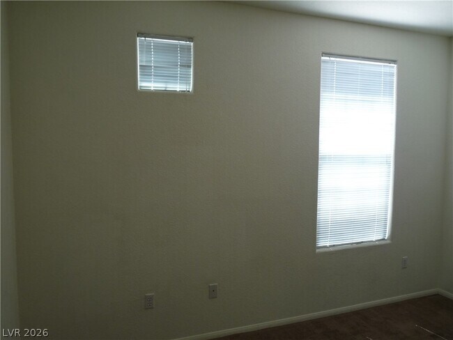 Building Photo - 5855 Valley Dr