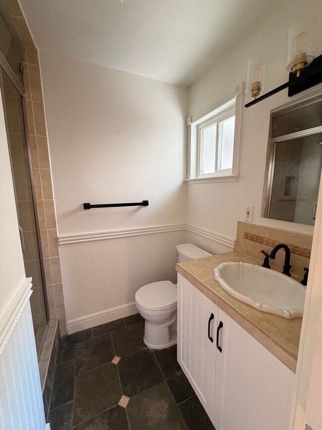 Building Photo - 362 Penn Way