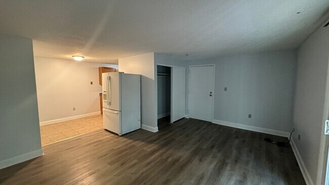 Building Photo - 38 Silver Hill Ln