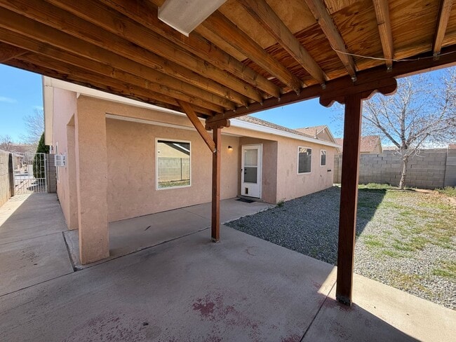 Building Photo - 3 Bedroom Single Story Home Available Near Unser Blvd NW & McMahon Blvd NW!