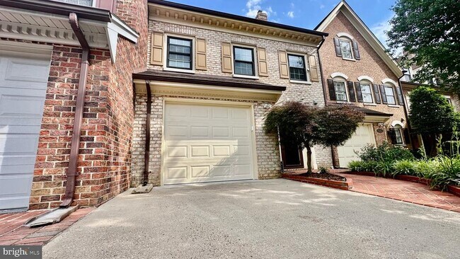 Building Photo - 6313 Manchester Way