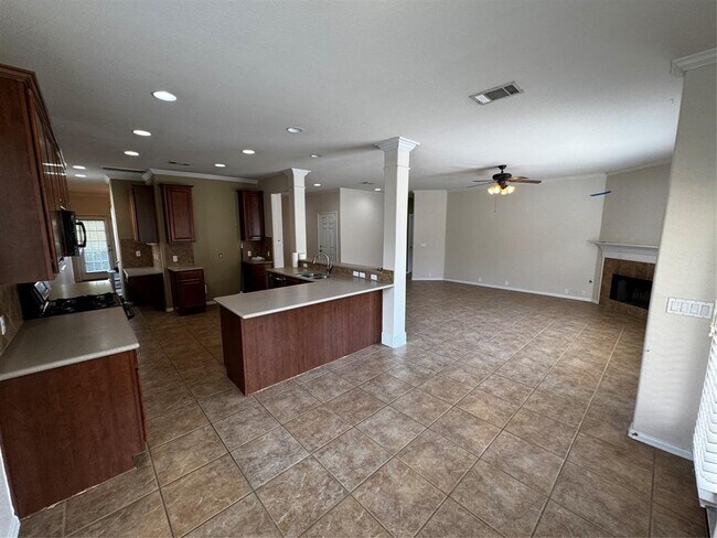 Building Photo - 301 Winecup Way