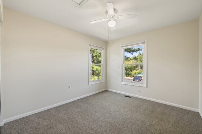 Building Photo - 7511 Belle Grae Dr