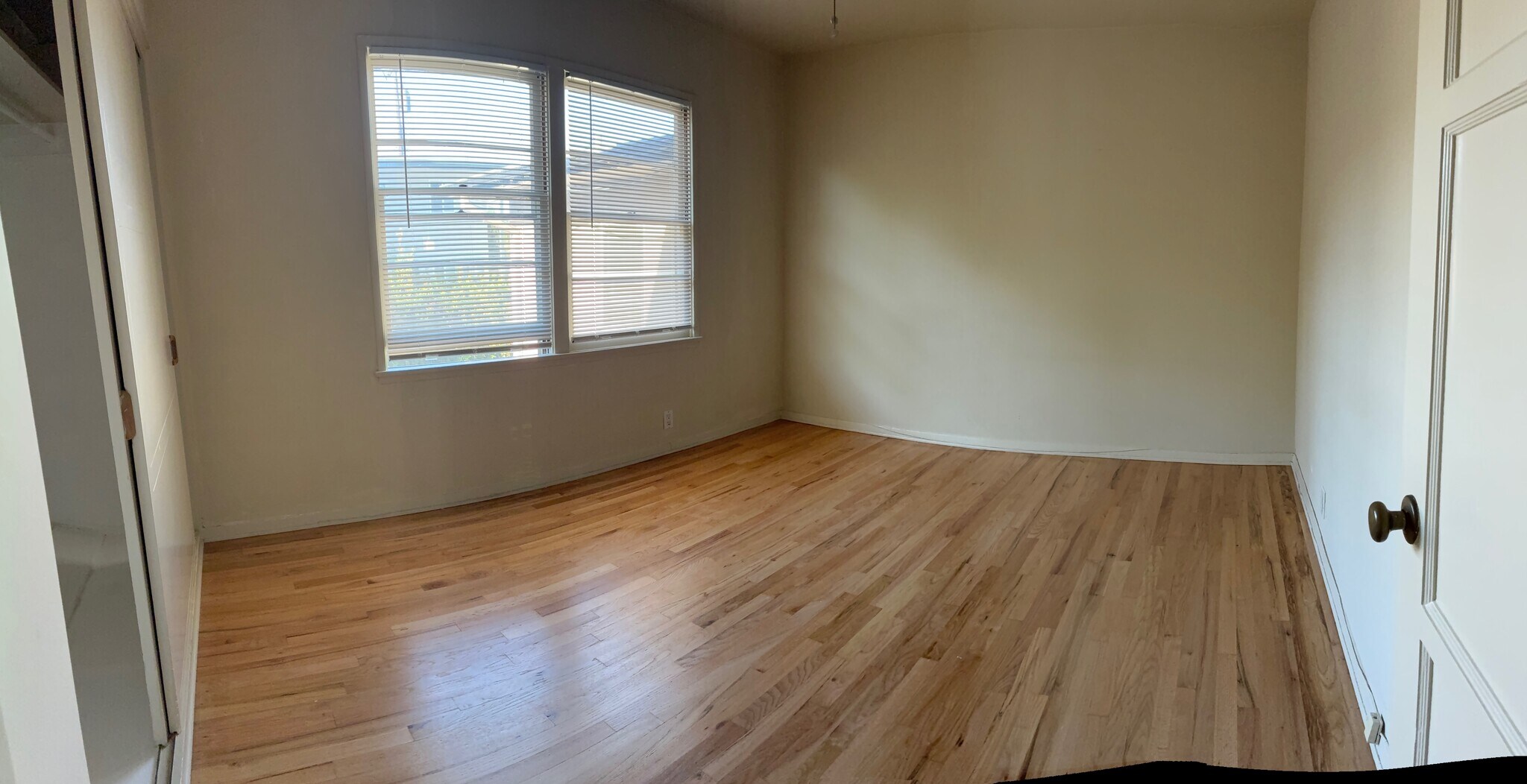 Building Photo - 831 Grevelia St