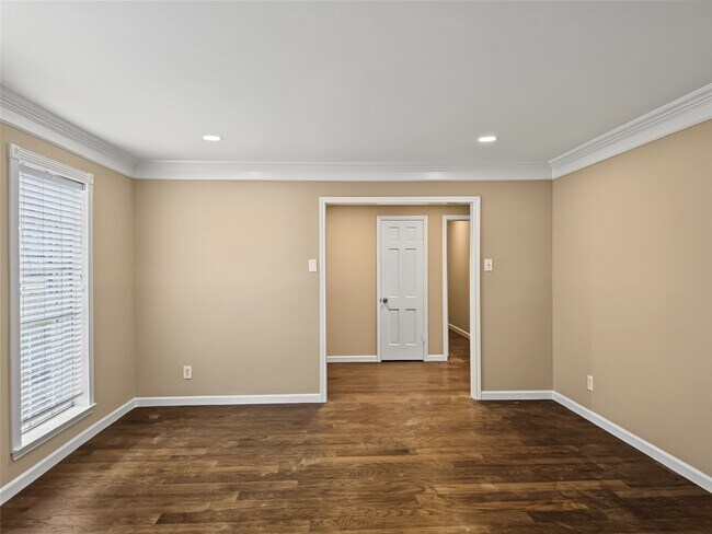 Building Photo - 139 Haversham Dr