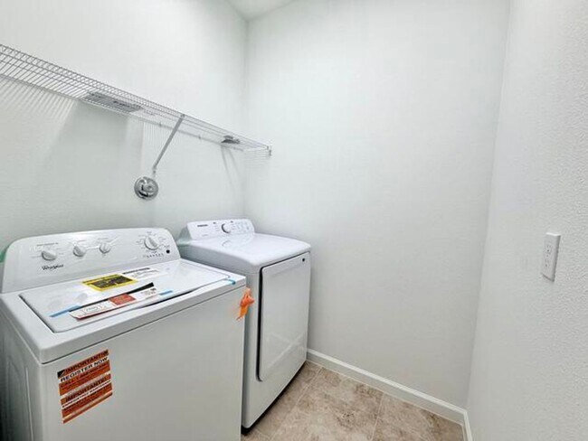 Building Photo - 4093 S Longwood Lk Sq