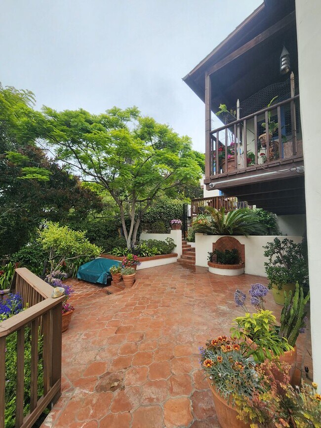 Building Photo - Your Own World in La Jolla! - One-Of-A-Kin...
