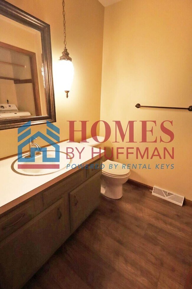 Building Photo - 4 Bedroom | 3 Bath | Newburgh by Gateway