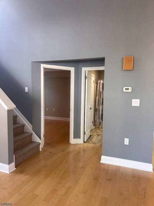 Building Photo - 51 Rushmore Ln