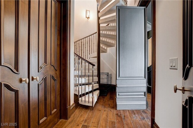 Building Photo - 11 Sable Ridge Ct