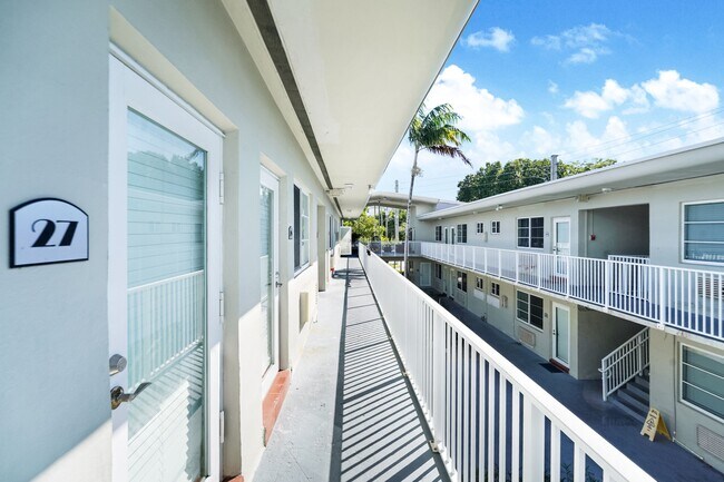 Building Photo - 6930 Rue Versailles Dr