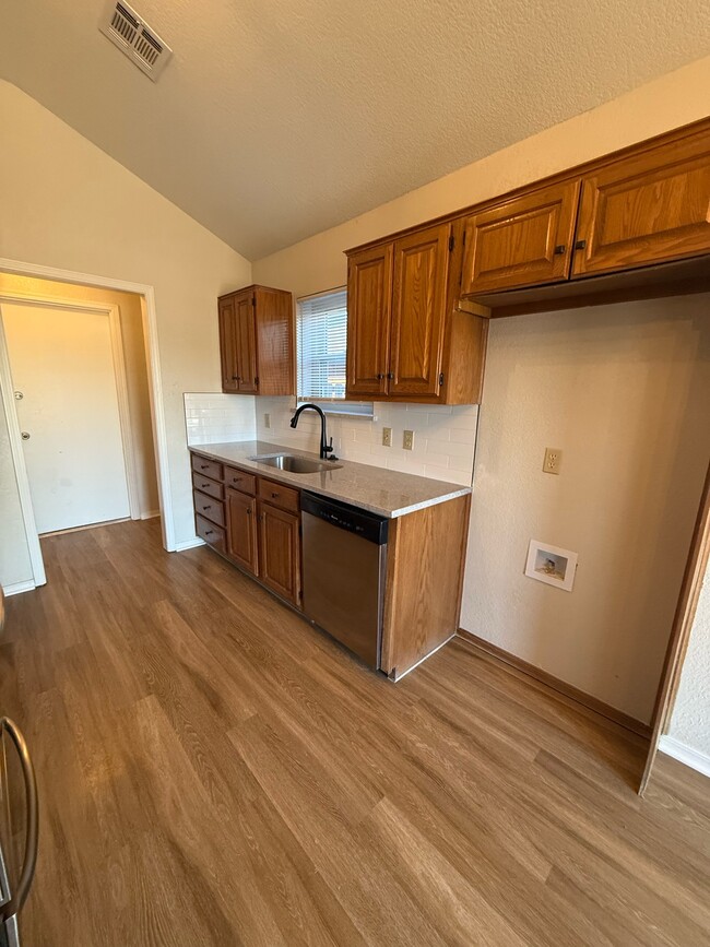 Building Photo - 8232 Wilshire Ridge Dr