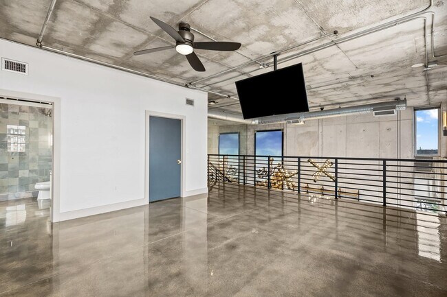 Building Photo - 445 N Andrews Ave