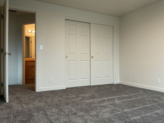 Building Photo - 16662 Shaw Pine Ct