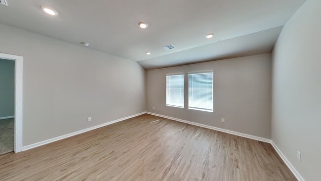 Building Photo - Beautiful Brand New 4 Bedroom Home in Mustang Schools