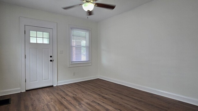 Building Photo - 2746 Shelby St