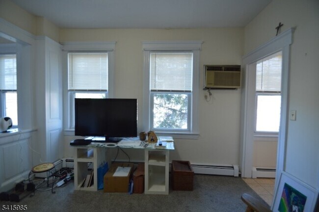 Building Photo - 17 Bowers Ln